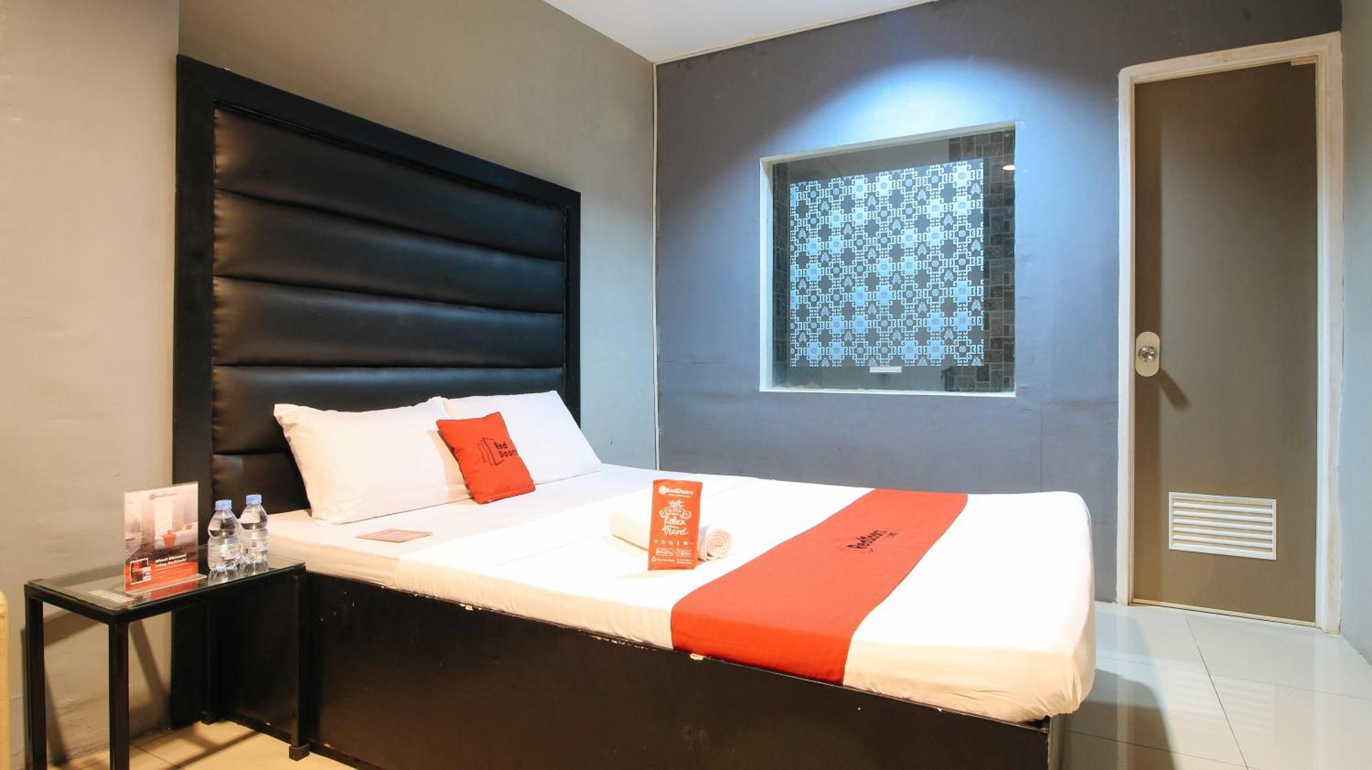 Reddoorz @ P Florentino Street Sampaloc Manila Dış mekan fotoğraf