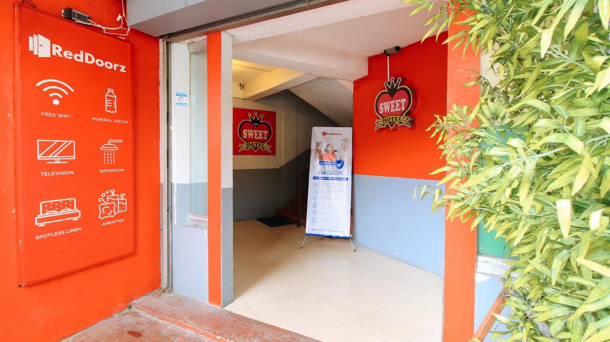 Reddoorz @ P Florentino Street Sampaloc Manila Dış mekan fotoğraf