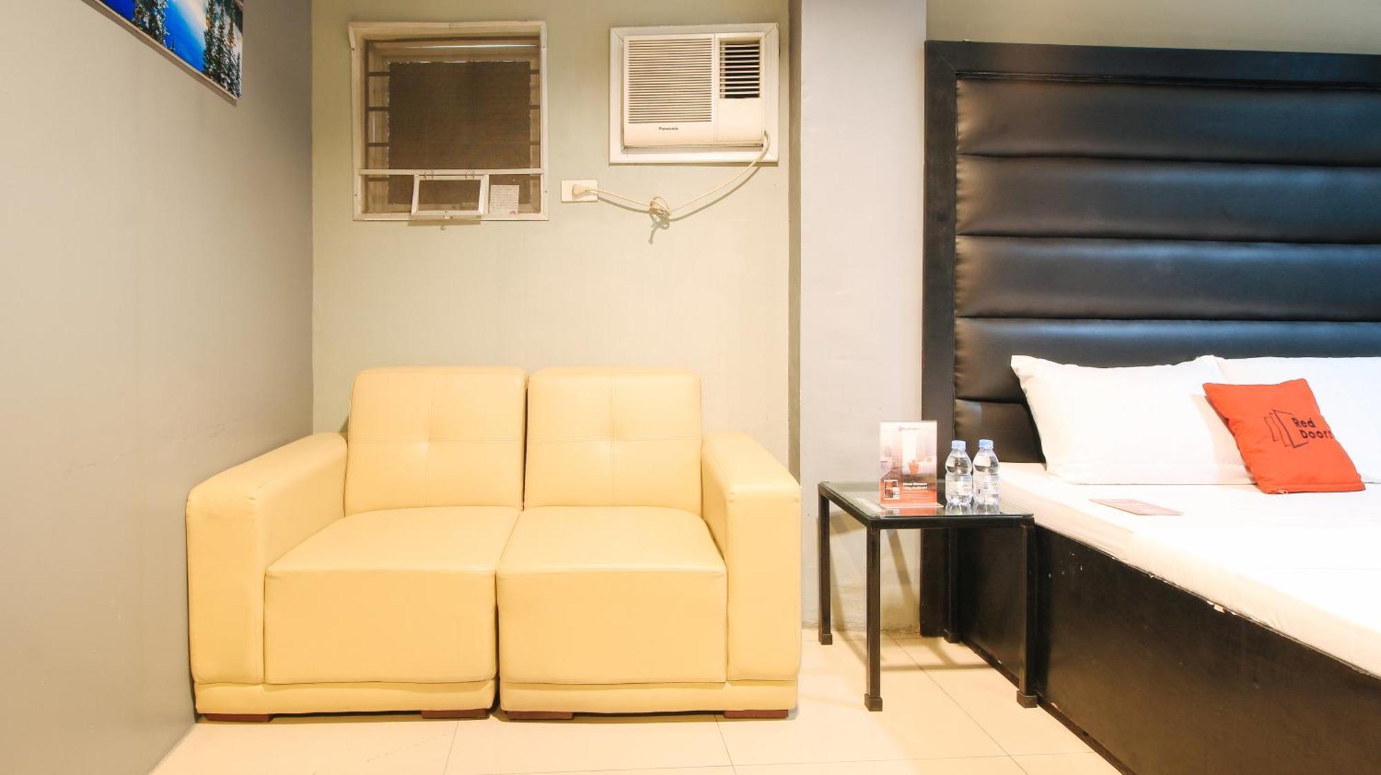 Reddoorz @ P Florentino Street Sampaloc Manila Dış mekan fotoğraf