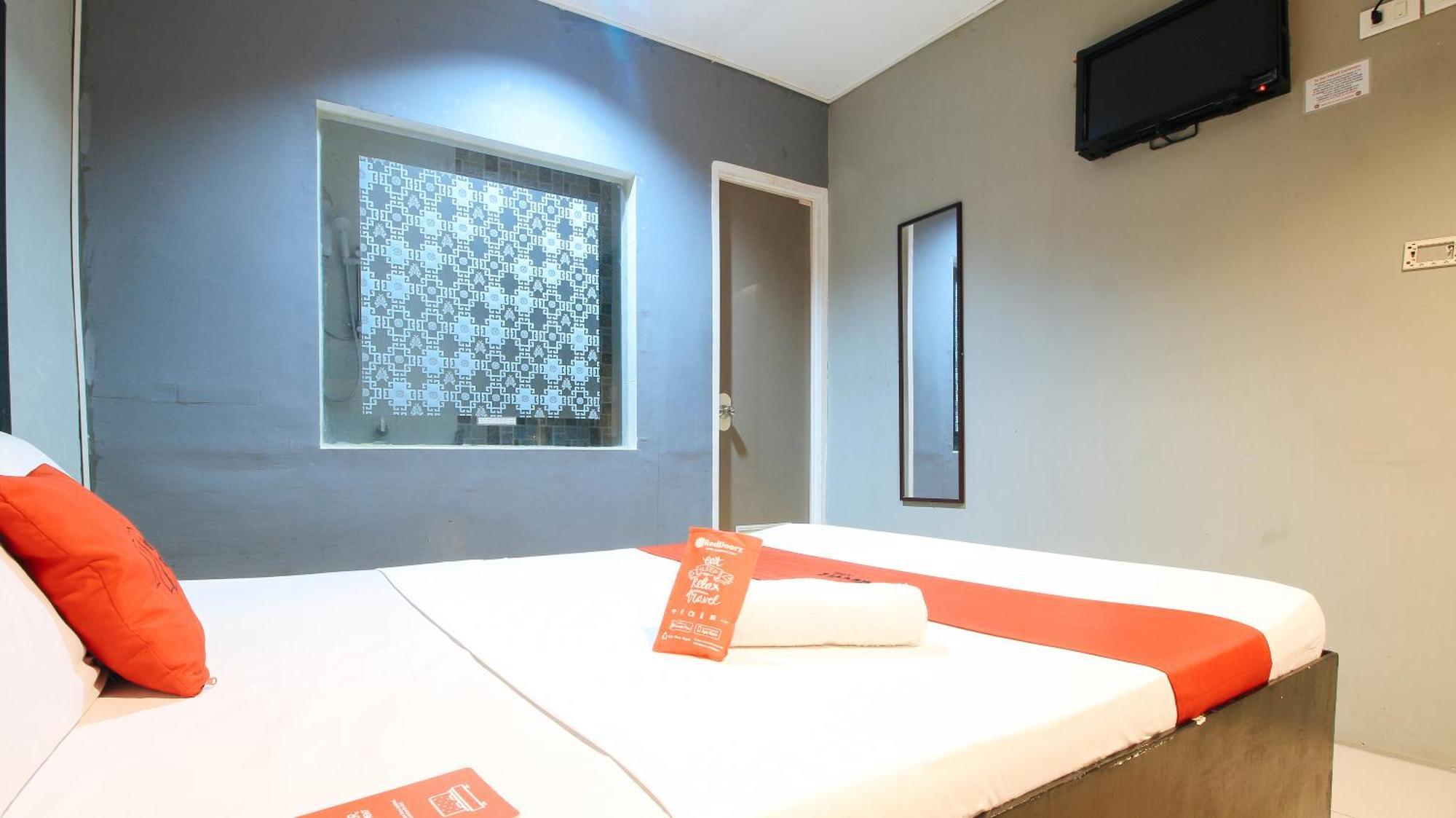 Reddoorz @ P Florentino Street Sampaloc Manila Dış mekan fotoğraf