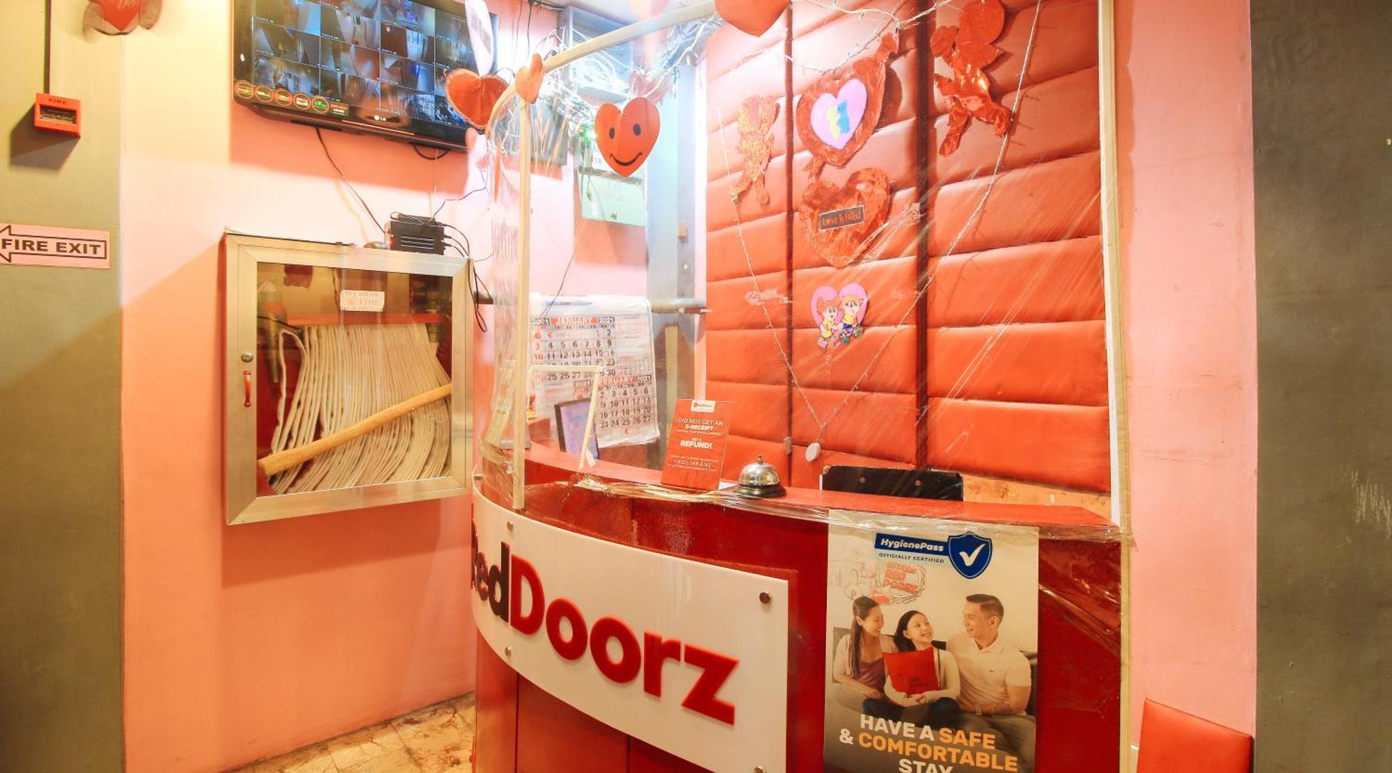 Reddoorz @ P Florentino Street Sampaloc Manila Dış mekan fotoğraf