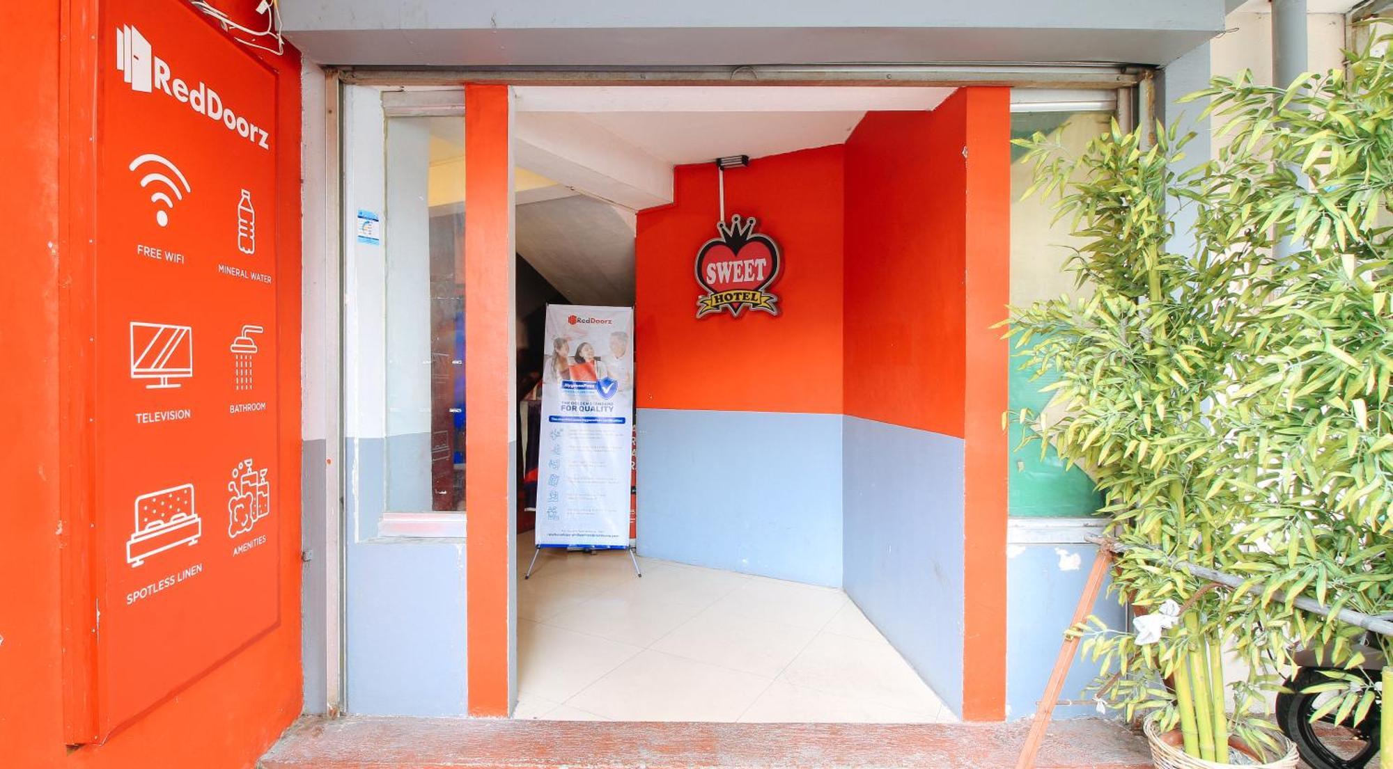 Reddoorz @ P Florentino Street Sampaloc Manila Dış mekan fotoğraf